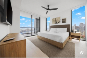 Upscale 3BR Escape with Downtown & Water Views